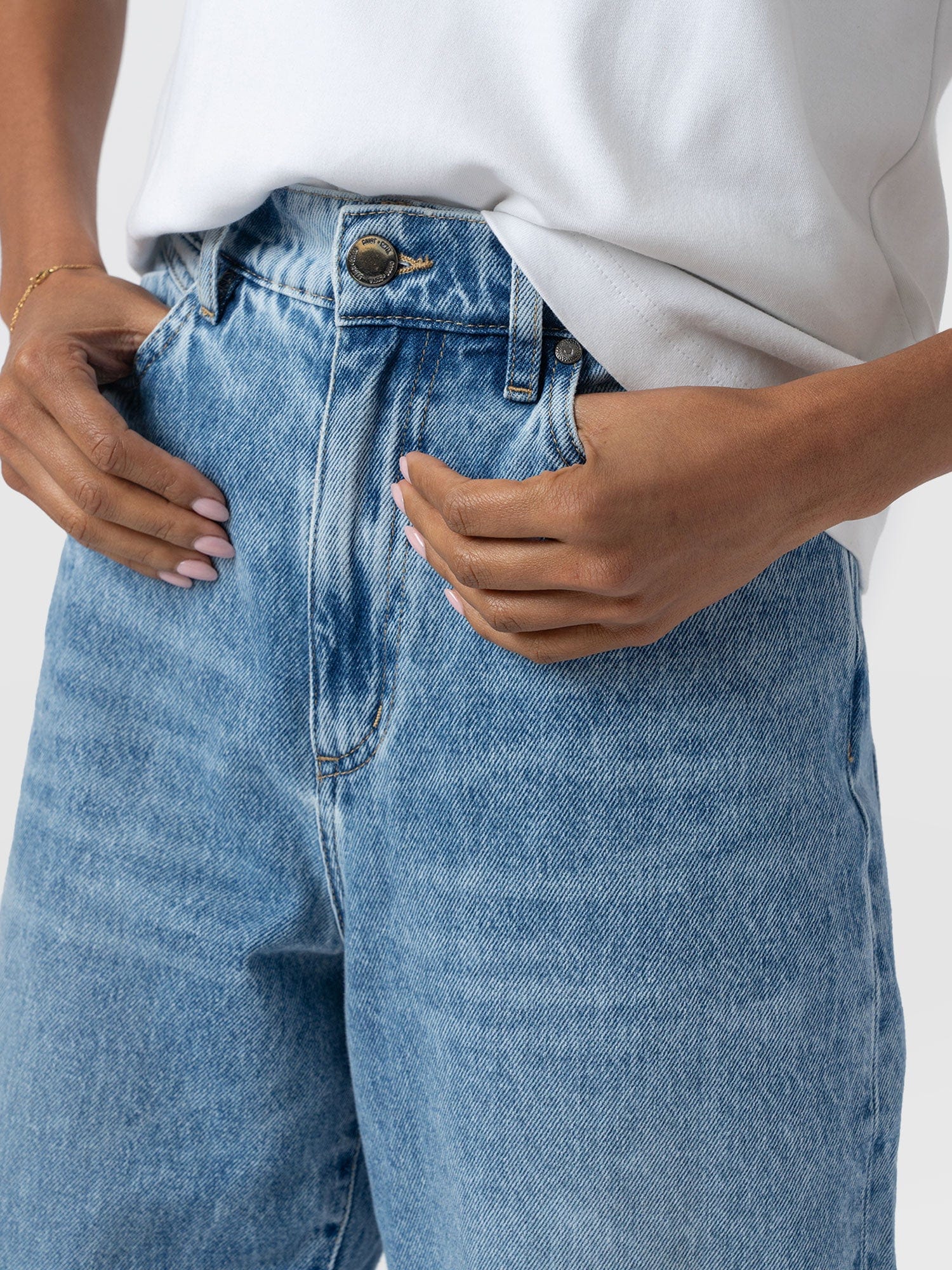 Barrel Leg Jean - Light Blue - Image 5