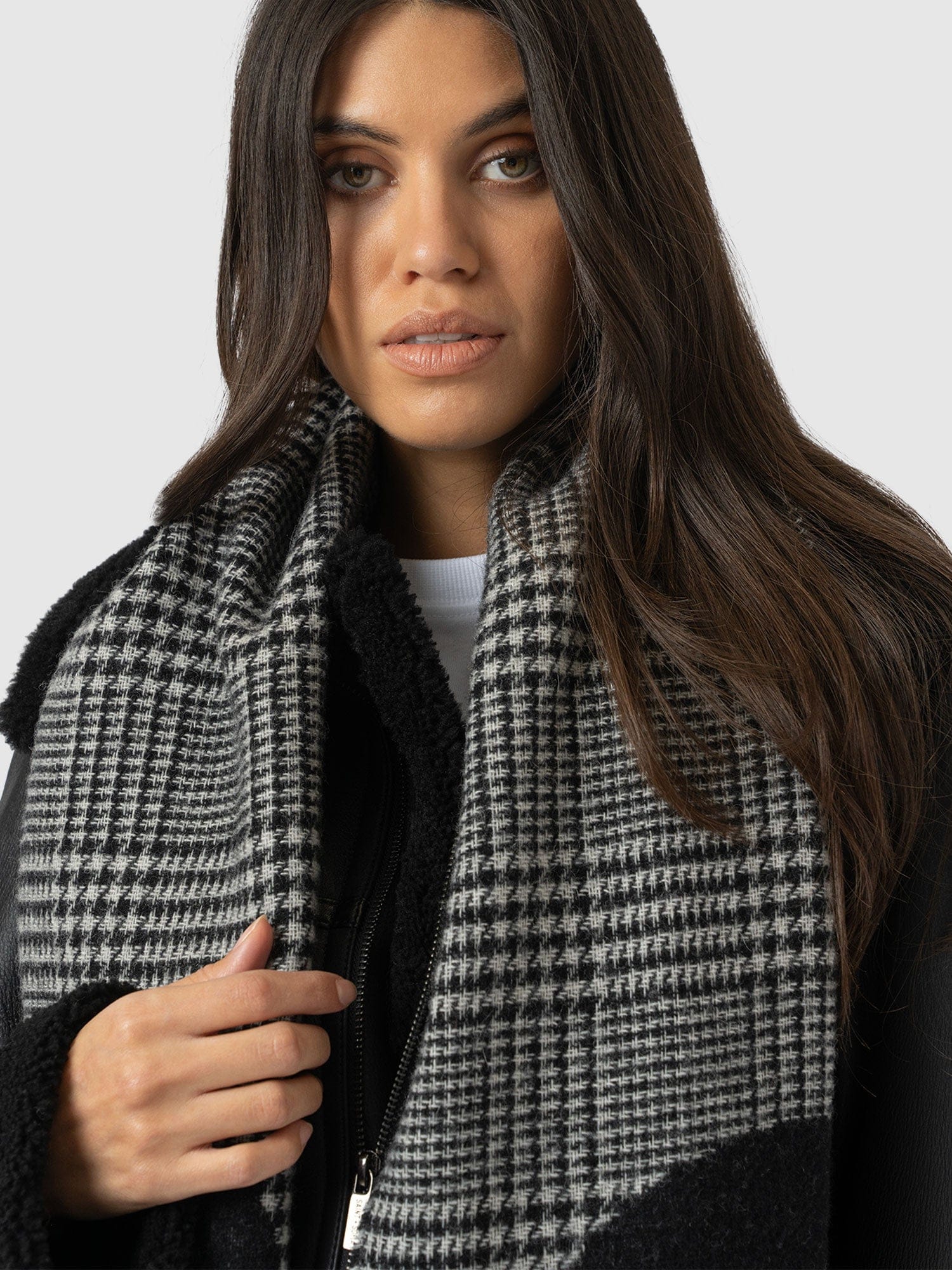 Blake Skull Scarf - Black - Image 4