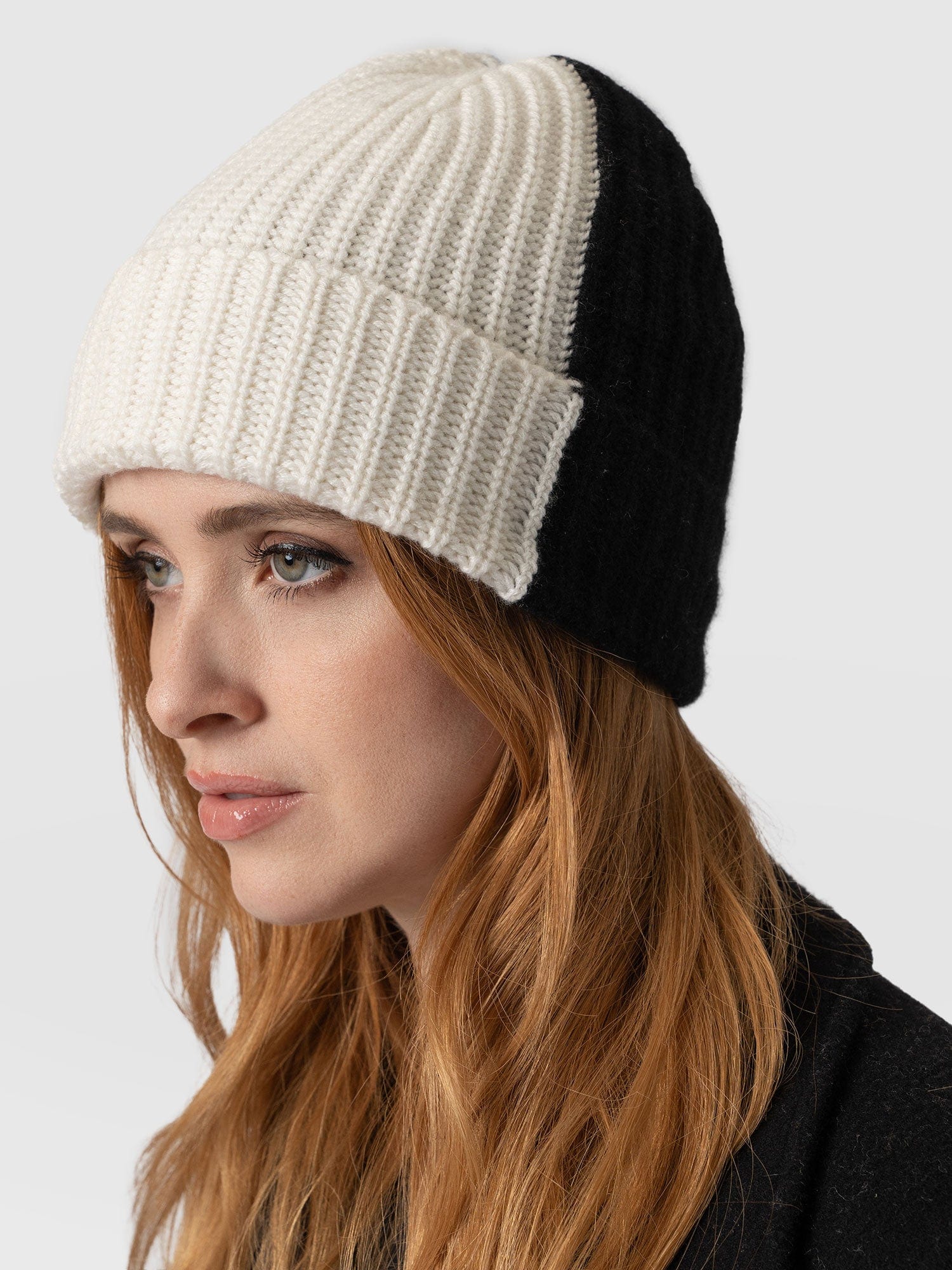 Cashmere Beanie - Cream/Black - Image 4