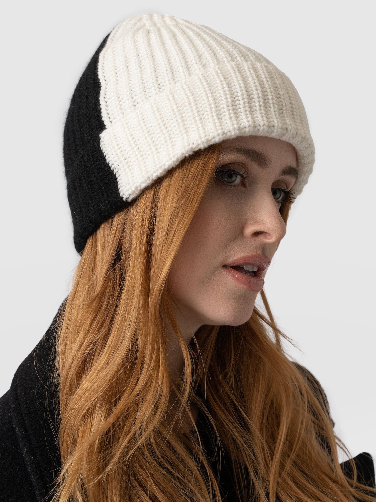 Cashmere Beanie - Cream/Black - Image 5