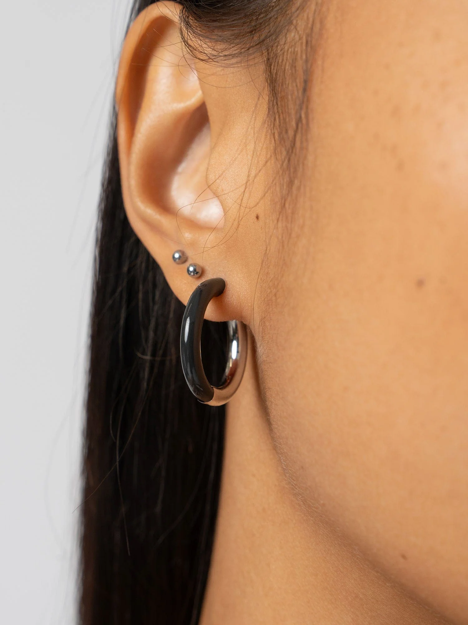 Enamel Hoop Earrings - Silver/Black - Image 4