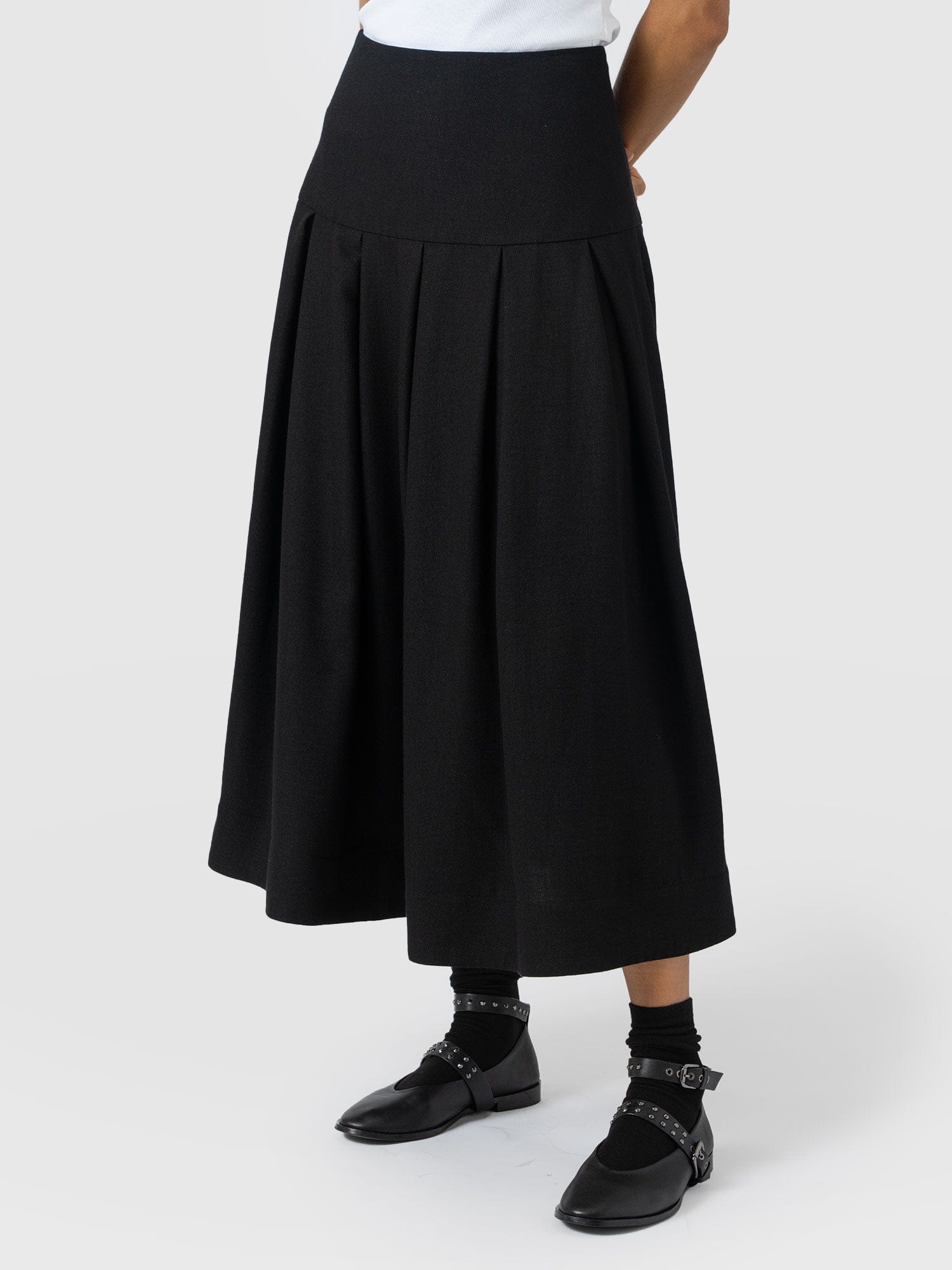 Everly Pleated Skirt - Black - Image 4
