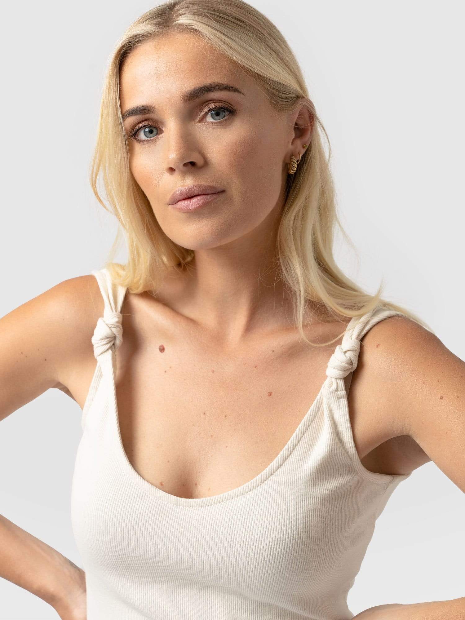 Knot Vest Rib - Cream - Image 4