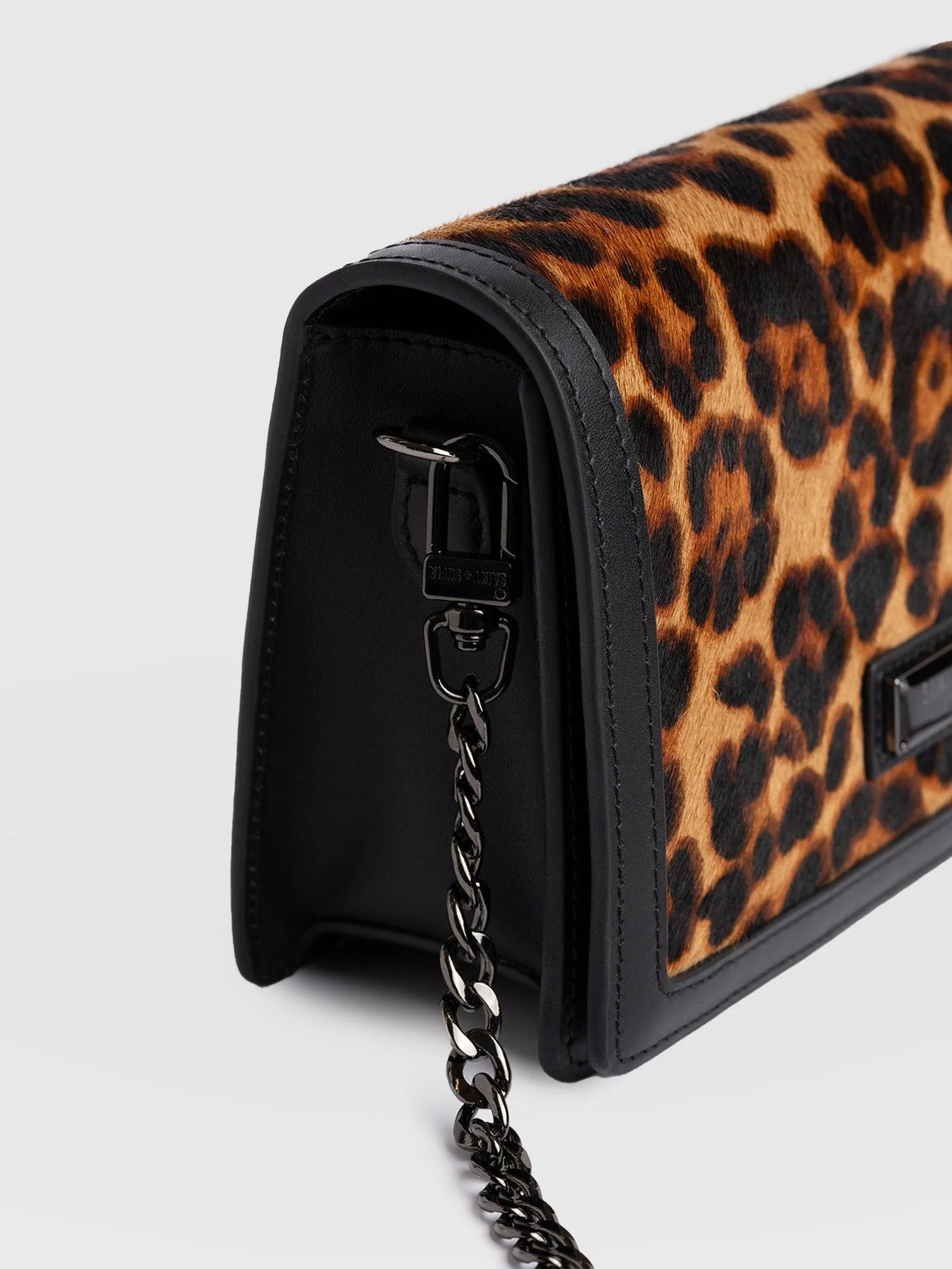 Primrose Wallet on Chain - Leopard - Image 4