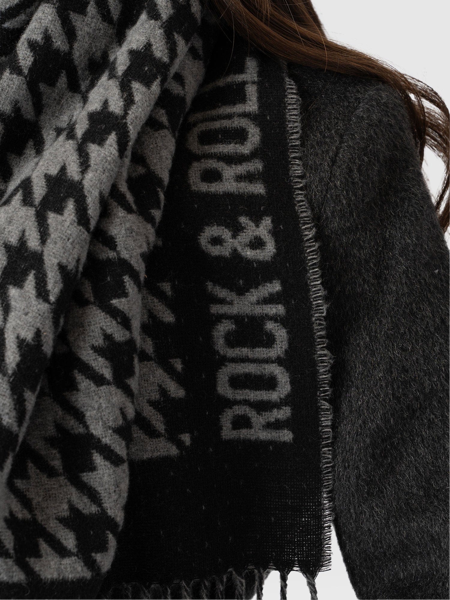 Rock Houndstooth Scarf - Black/Grey - Image 6
